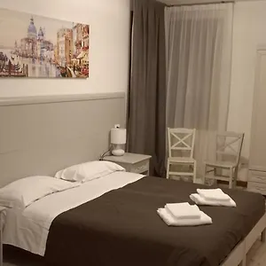 palazzetto-canossa.hotelslidodijesolo.com/
